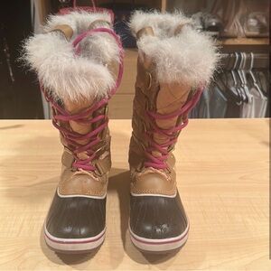 Women's Tan and Brown Winter Boots